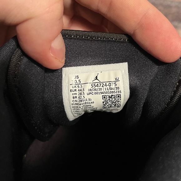 Air Jordan 1 - Picture 9 of 11